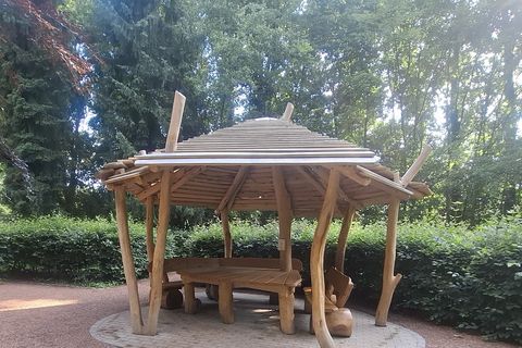 Barrierefreie Picknickecke am Spielplatz 