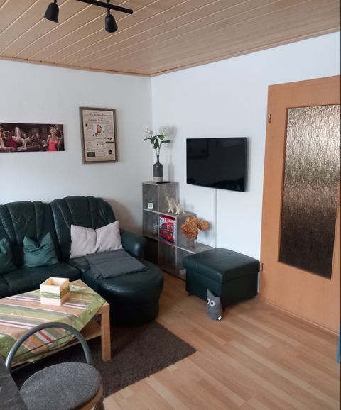 Wohnzimmer mit Fernseher