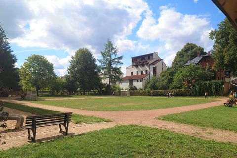 Außenbereich der Grundschule Rödlitz